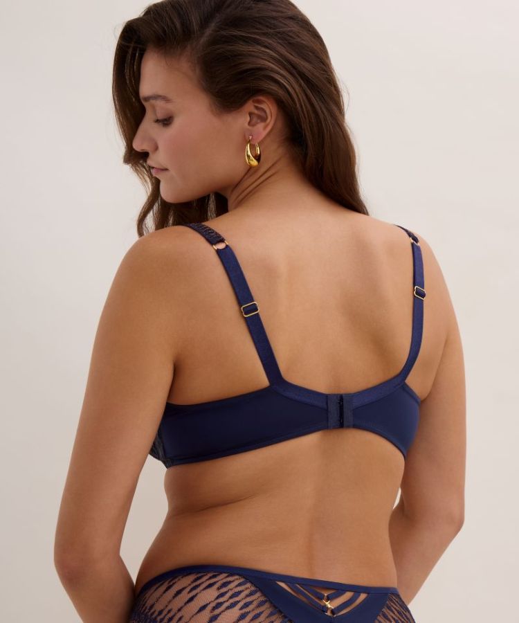 VOODOO KISS BLUE